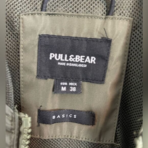 Pull&Bear military green Bomber Jacket. Medium - Picture 6 of 10